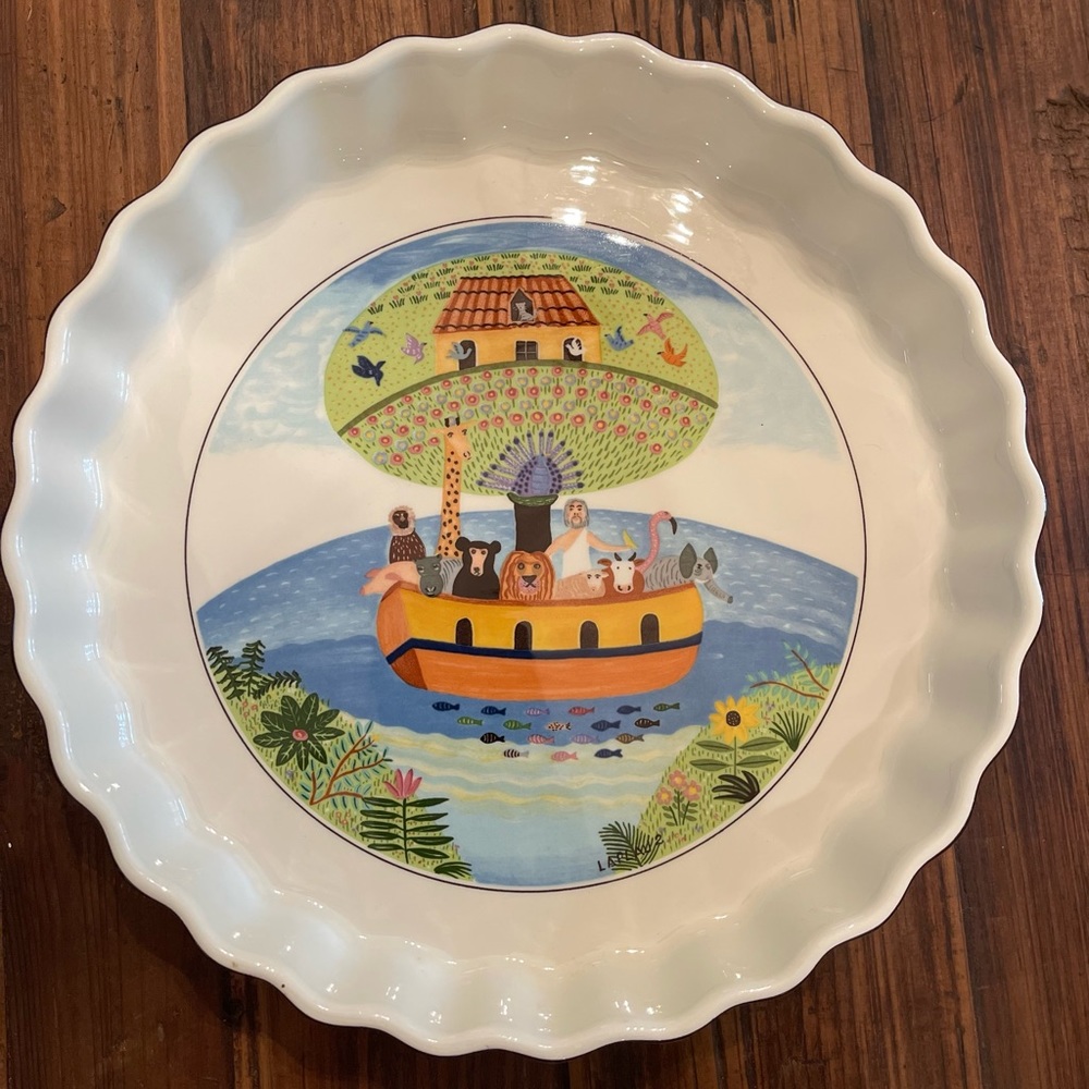 Villeroy & Boch Depuis 1748 Noah’s ark pie plate. No chips or scratches.
